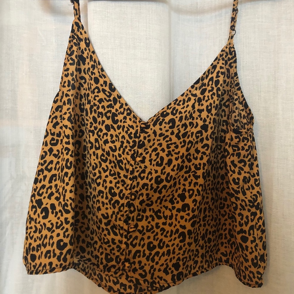 Cropped leopard tank top